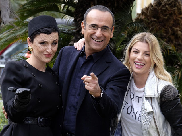 Sanremo 2015 da sinistra Arisa, Carlo, Conti ed Emma, i conduttori di Sanremo