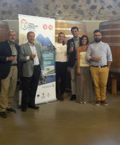 Alla presentazione di Etna Walking Rural c'erano Nico Torrisi e Sabrina Rapicavoli, Bice Guastella di Industria 01, Claudio Cocuzza di Add Design che si è occupato del web; Patrizio Galatà di Pronto Turismo, Carmelo Messina dell’Isei, ideatore del progetto. 