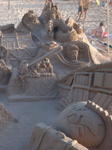 Un particolare della scultura di sabbia realizzata da Antonio Iannini. Foto Brunella Bonaccorsi
