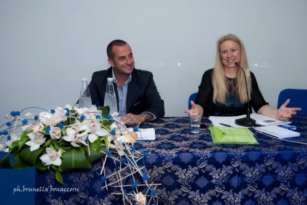 Hub delle tecnologie, Monica Bertolo Monica Bertolo con Fabio Caglià, Managing director Auxilia security consulting al tavolo dei relatori