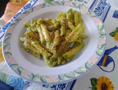 Penne a base di avocado