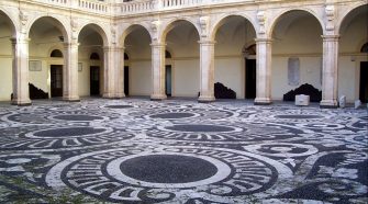 Palazzo centrale Cortile porte aperte unict