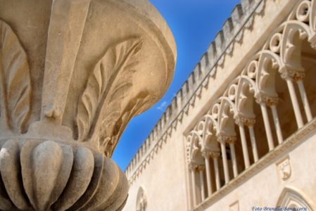 Particolare del castello di Donnafugata. Foto Brunella Bonaccorsi